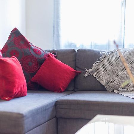 Pame Rentals - Entire Apartment With Free Parking Афины Экстерьер фото