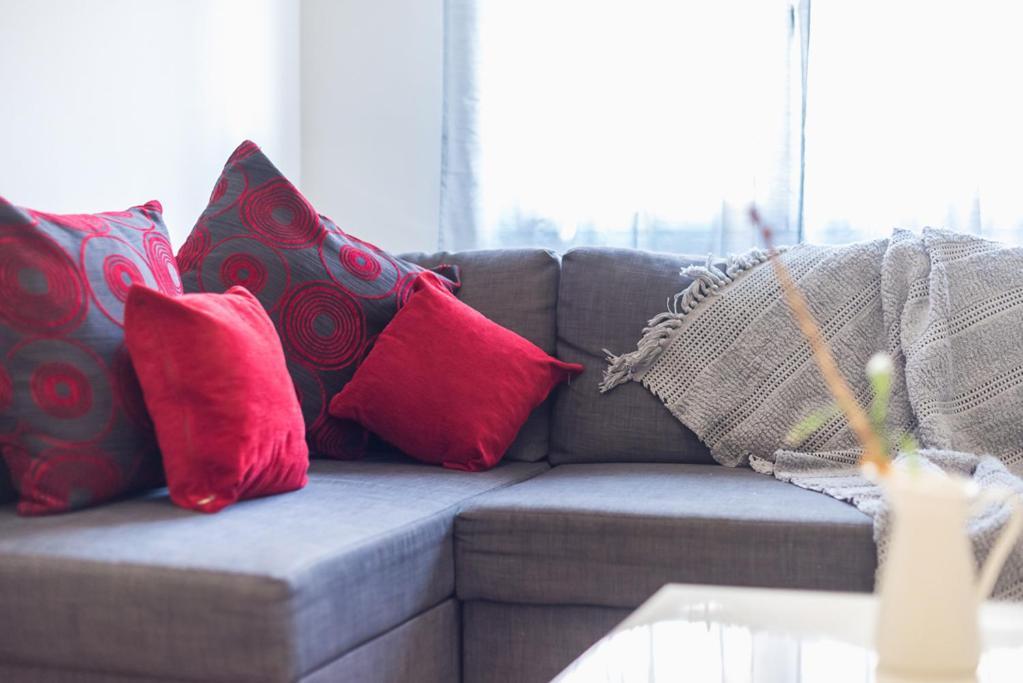 Pame Rentals - Entire Apartment With Free Parking Афины Экстерьер фото