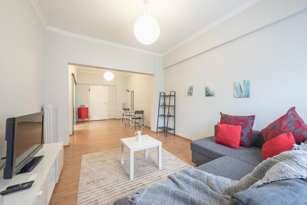 Pame Rentals - Entire Apartment With Free Parking Афины Экстерьер фото