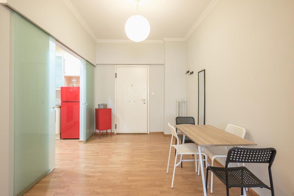 Pame Rentals - Entire Apartment With Free Parking Афины Экстерьер фото
