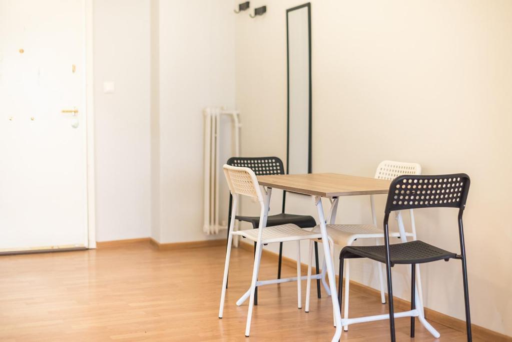 Pame Rentals - Entire Apartment With Free Parking Афины Экстерьер фото