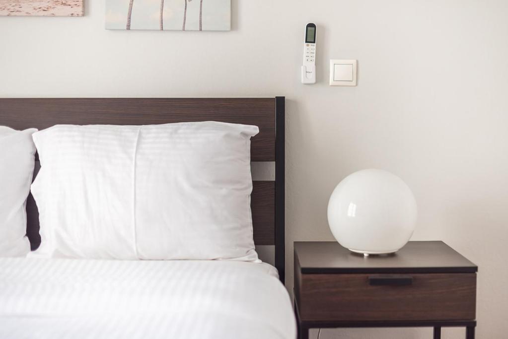 Pame Rentals - Entire Apartment With Free Parking Афины Экстерьер фото