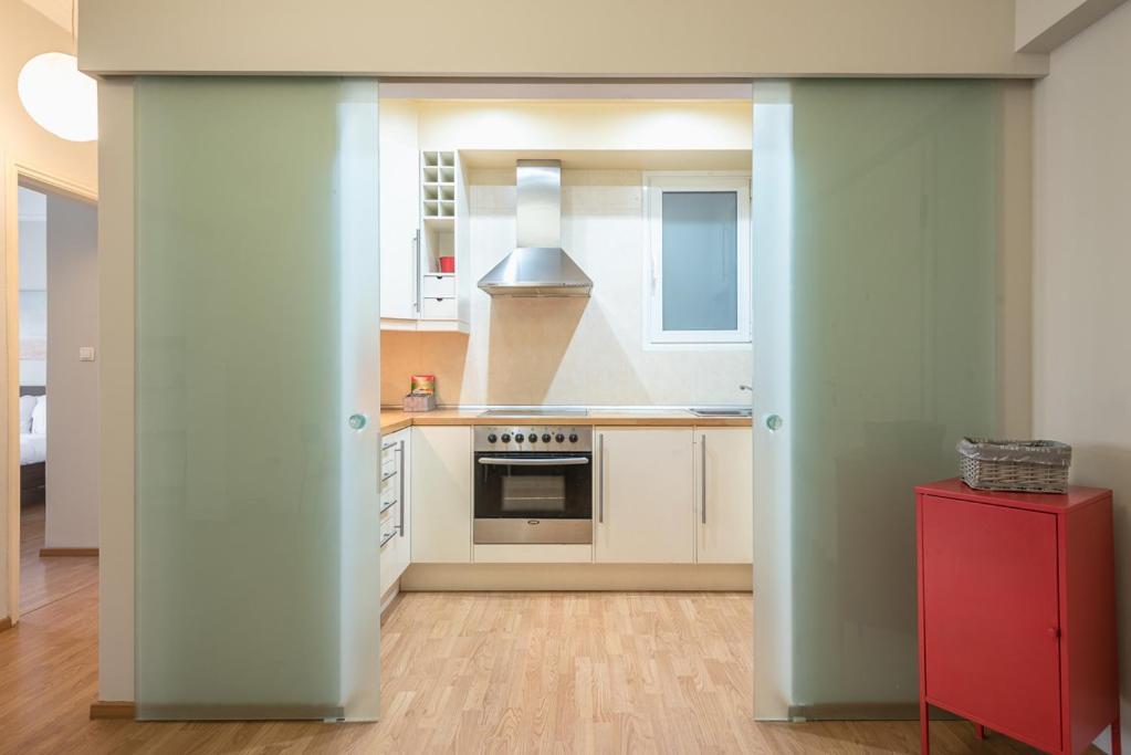 Pame Rentals - Entire Apartment With Free Parking Афины Экстерьер фото