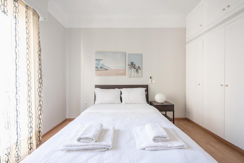 Pame Rentals - Entire Apartment With Free Parking Афины Экстерьер фото